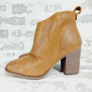 New BP Lance Brown Leather Block Heel Round Toe Ankle Bootie V622